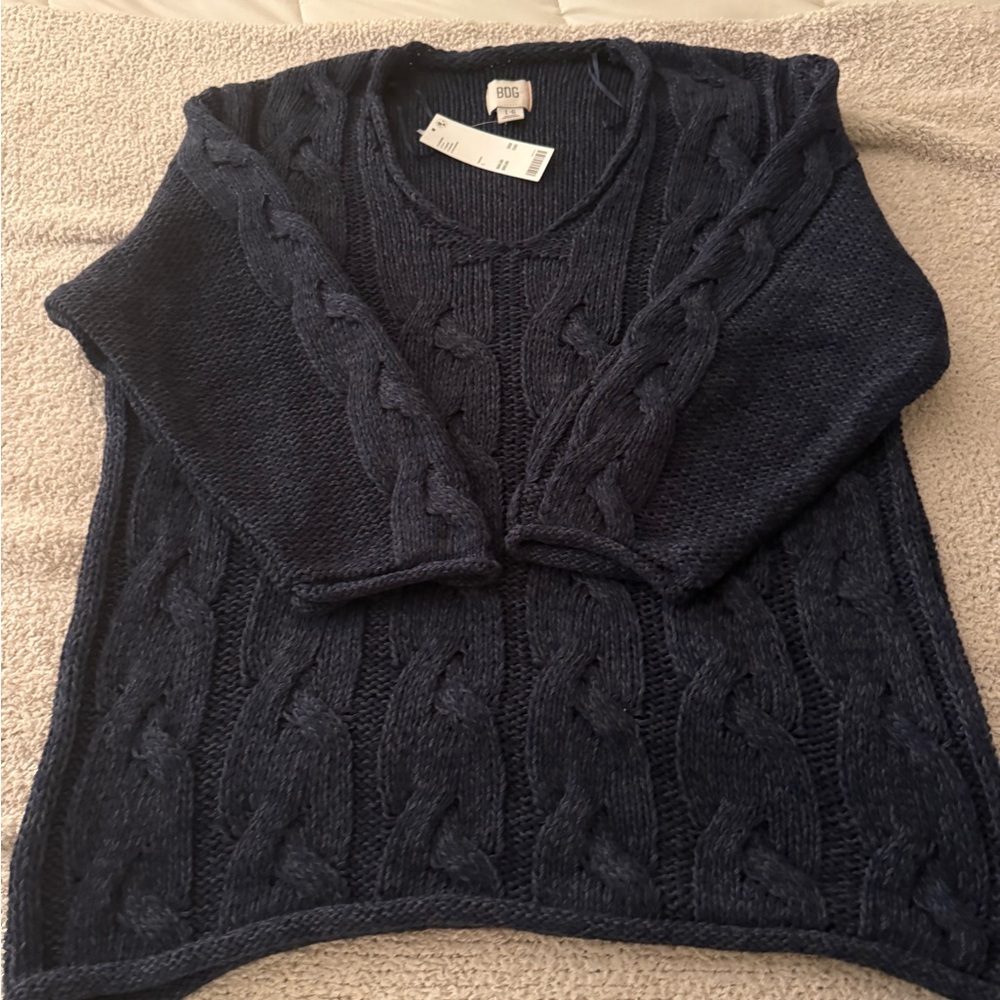 ⚪️NWT BDG Navy Cable Knit Sweater